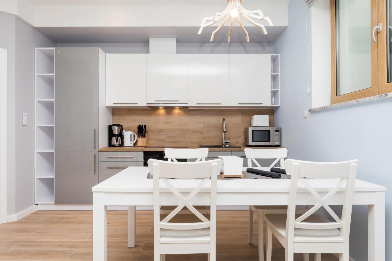 Underground Apartment In A Lux Holiday House Posejdon By Renters Prestige 쿠크제보 외부 사진